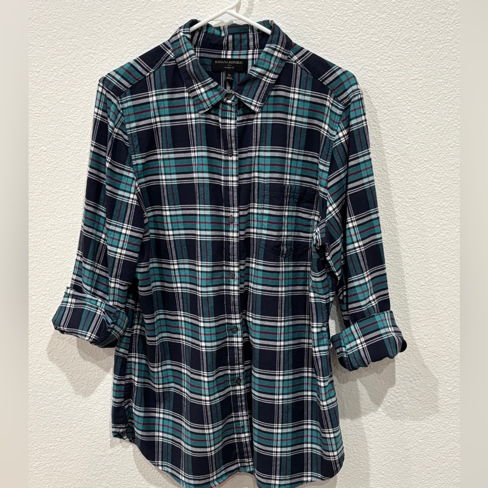 EUC Banana Republic Teal Blue/Green and Black Plaid Button-Up Top
